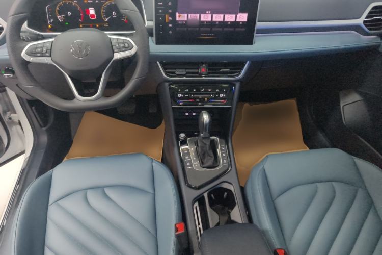 Used Volkswagen Tharu 2024 300TSI Two-Wheel-Drive Moon Luxury Edition Center Console