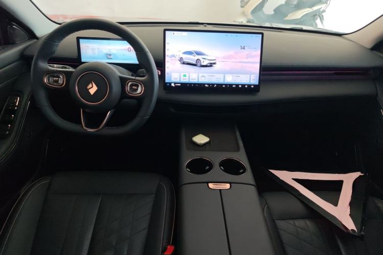 Used Baojun Enjoy 2025 Plug-in Hybrid 140km Luxury Edition Center Console