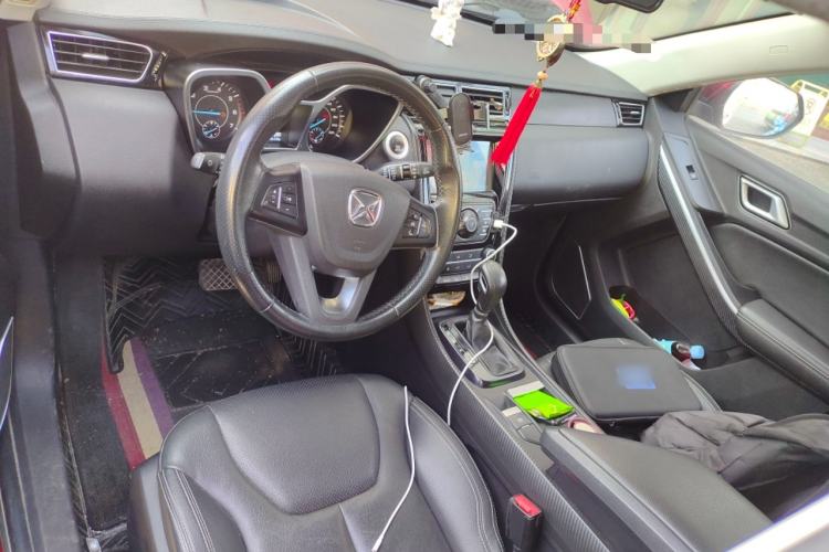 Used JMC Yusheng S330 2016 1.5L GTDi Automatic Two-Wheel Drive Prestige Edition Center Console