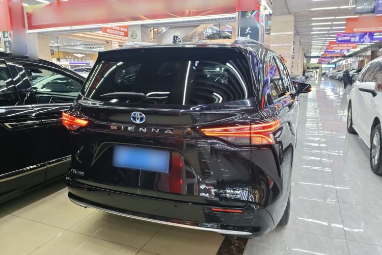 Used Toyota Sienna 2023 2.5L Hybrid Platinum Edition