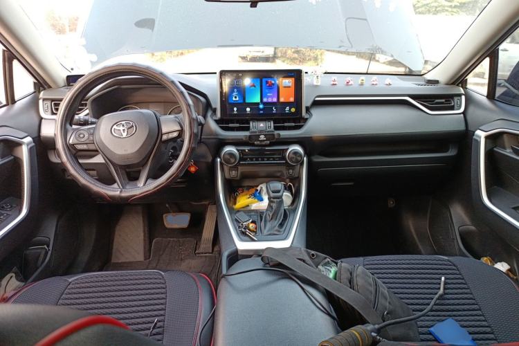 Used Toyota Wildlander 2022 2.0L CVT Two-Wheel Drive Leading Edition Center Console