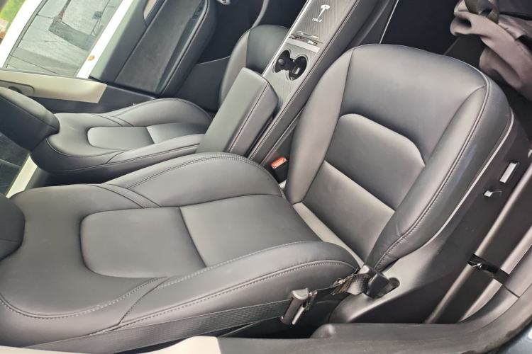 Used Tesla Model Y 2024 Rear-Wheel-Drive Version
