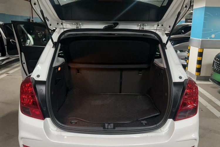 Used Chevrolet Trax 2018 330T Automatic Two-Wheel Drive Elite Model
