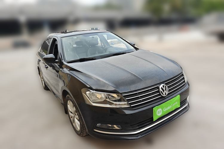 Used Volkswagen Lavida 2015 1.6L Automatic Comfort Edition Front Right 45 Deg