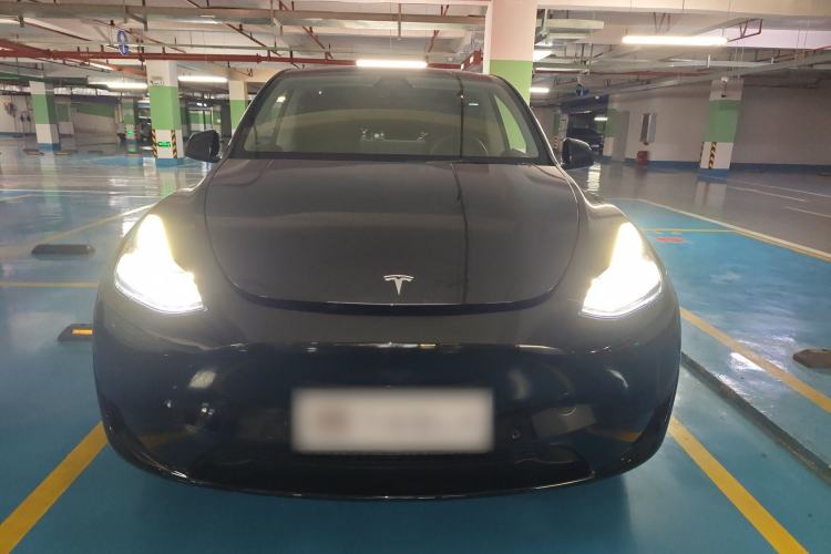 Used Tesla Model Y 2023 Rear-Wheel-Drive Version Front