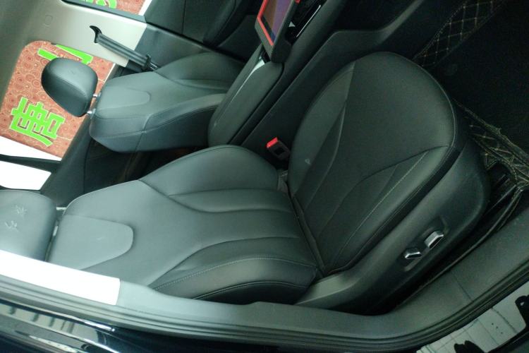 Used Hongqi E-QM5 2022 431 km Charge & Enjoy Edition