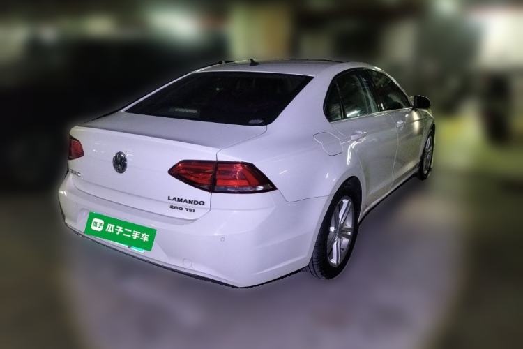 Used Volkswagen Lamando 2015 280TSI DSG Comfort Edition Rear Right 45 Deg