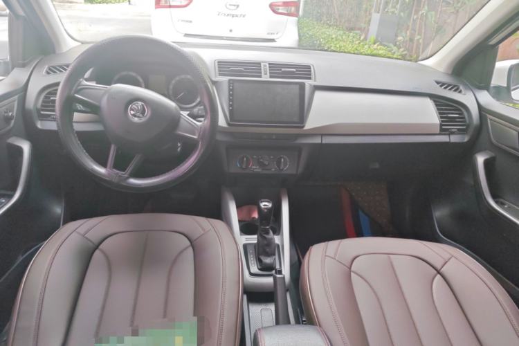 Used Skoda Fabia 2017 1.4L Automatic Car Enjoy Edition Center Console