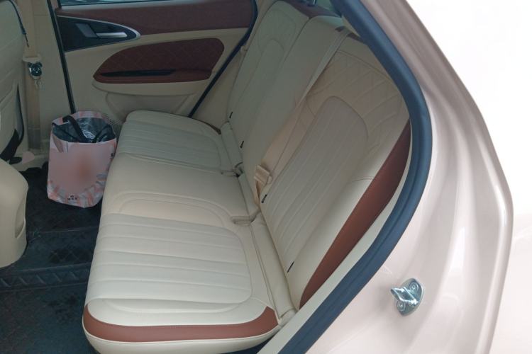 Used ORA Good Cat 2023 401 km Standard Range Luxury Version Lithium Iron Phosphate Left Rear Seat