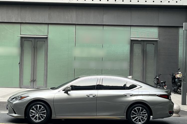 Used Lexus ES 2023 260 Excellence Edition Exterior 10