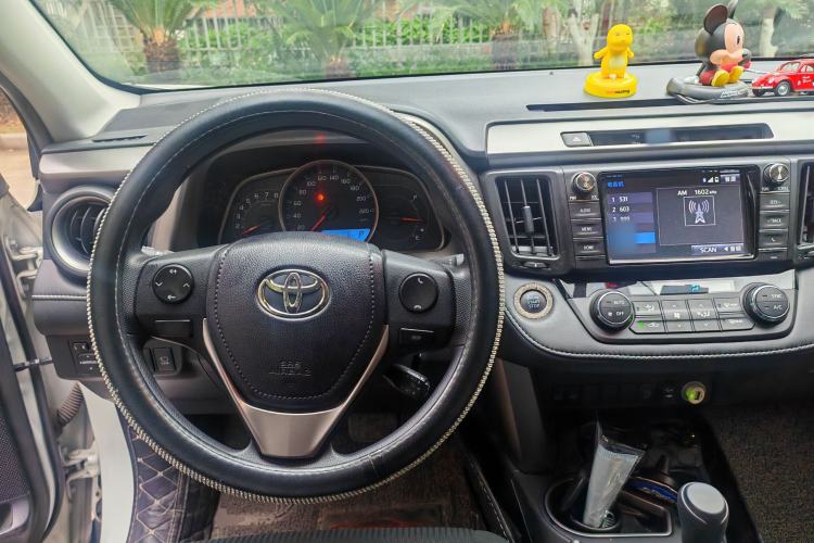 Used Toyota RAV4 2018 2.0L CVT Two-Wheel Drive Fashion X Edition Steering Wheel