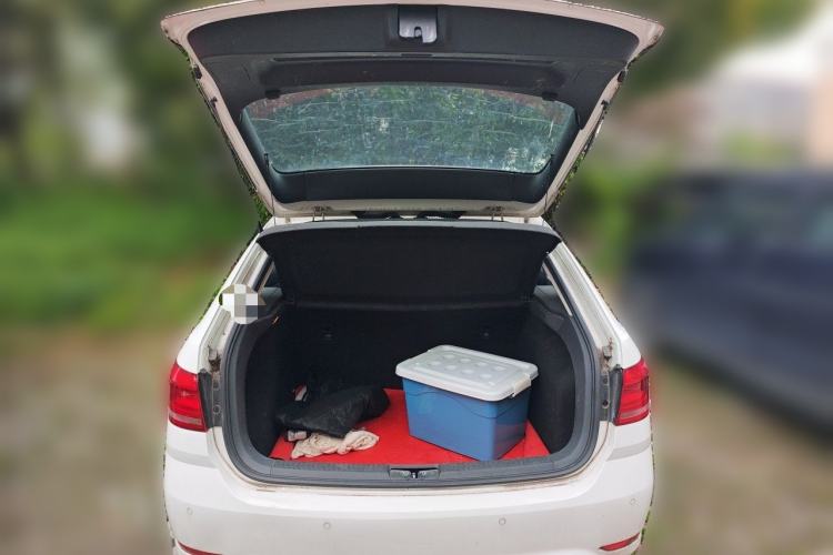 Used Volkswagen Gran Lavida 2015 1.6L Automatic Fashion Edition
