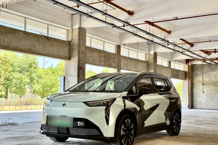 Used AION Y 2022 70 Tech Edition Lithium Iron Phosphate Exterior 4