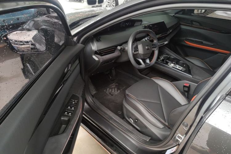 Used CHANGAN UNI-V 2022 1.5T Sport Edition
