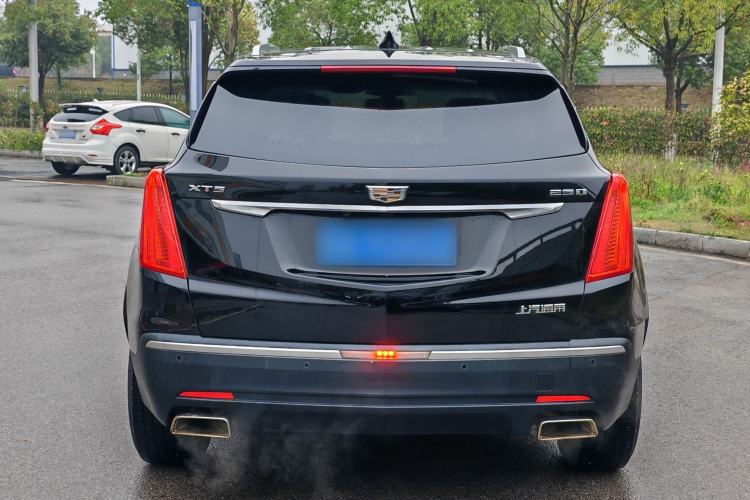 Used Cadillac XT5 2018 25T Luxury Model Exterior 4