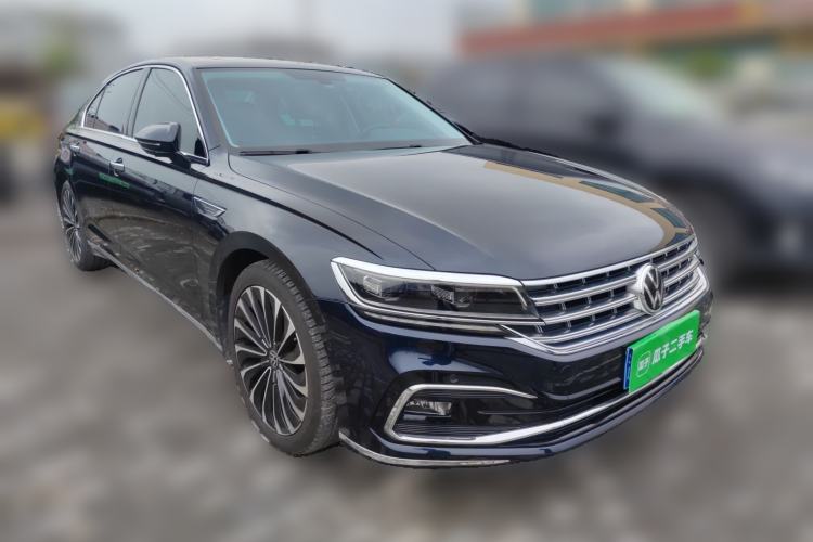 Used Volkswagen Phideon 2021 380TSI Prestige Edition Front Right 45 Deg