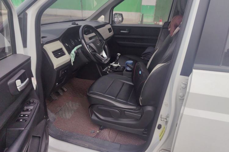 Used Wuling Hongguang PLUS 2019 1.5T Manual Luxury 7-Seater
