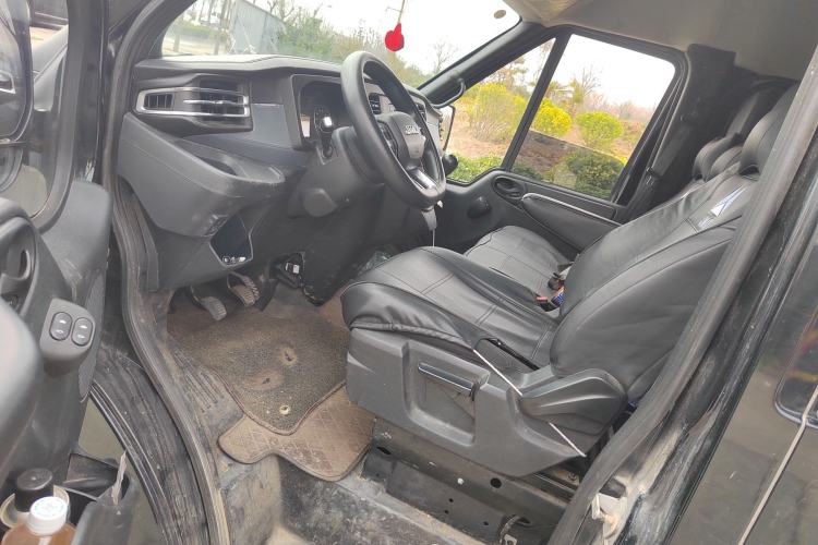 Used JMC Fushun 2023 2.0T Manual Short-Wheelbase Mid-Top Commercial Multi-Purpose 6-Seater Passenger Vehicle Driver Seat