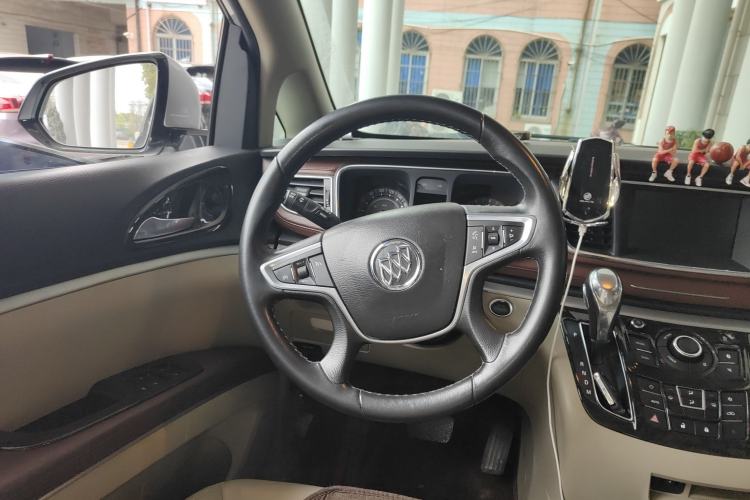 Used Buick GL8 2018 28T Luxury Model China VI Standard Steering Wheel