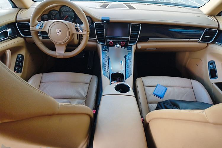 Used Porsche Panamera 2010 Panamera 4 3.6L Center Console