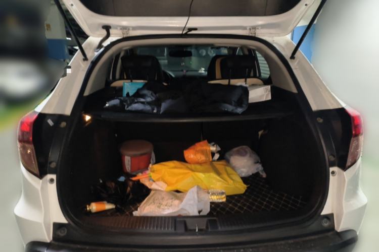 Used Honda Vezel 2017 1.8L CVT Front-Wheel Drive Pioneer Edition Trunk