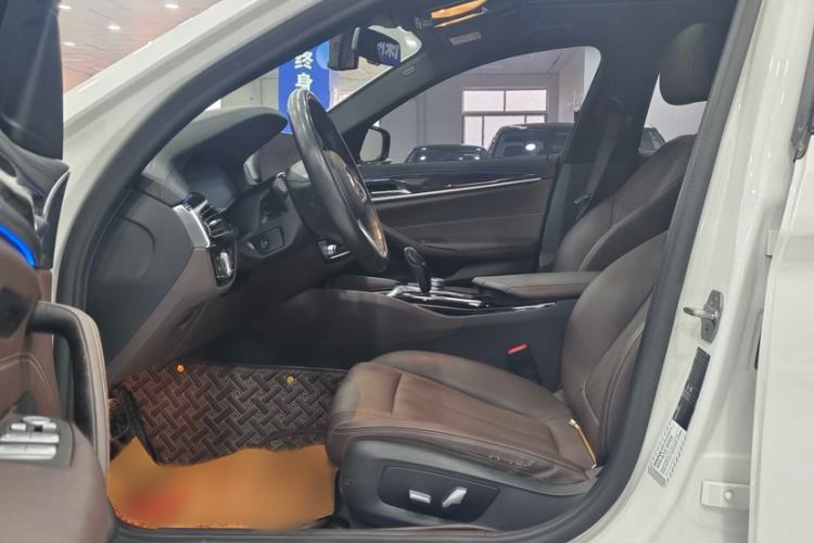 Used BMW 5 Series 2019 525Li M Sport Package Interior 2