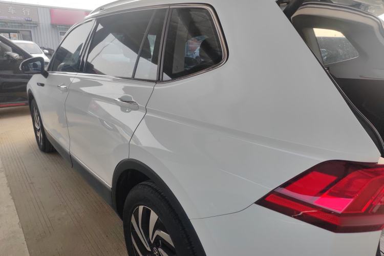 Used Volkswagen Tiguan L 2023 Revised Version 330TSI Automatic Two-Wheel Drive Smart Enjoyment Edition