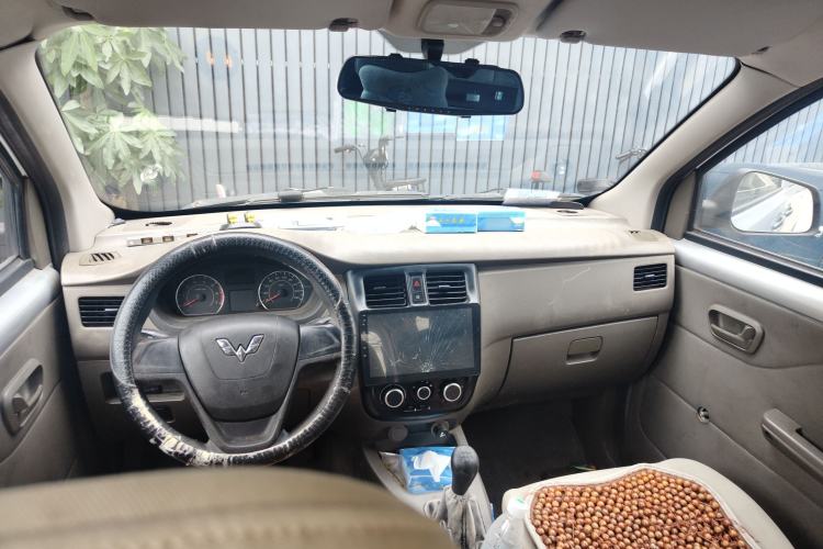Used Wuling Rongguang V 2016 1.5L Standard Version
