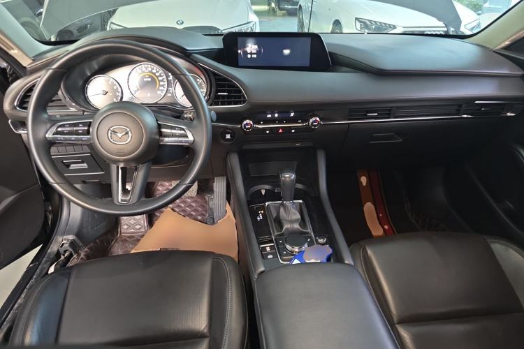 Used Mazda 3 Axela 2021 2.0L Automatic ZhiXuan Edition Center Console
