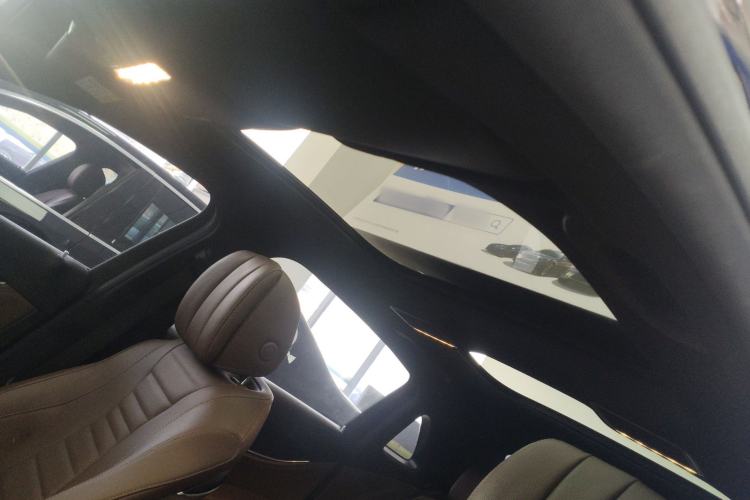 Used Mercedes-Benz E-Class New Energy 2022 Second Facelift E 350 e L Plug-in Hybrid Sports Sedan Headliner