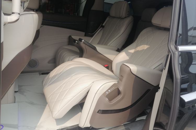 Used Denza D9 2022 DM-i 1040 Prestige Model
