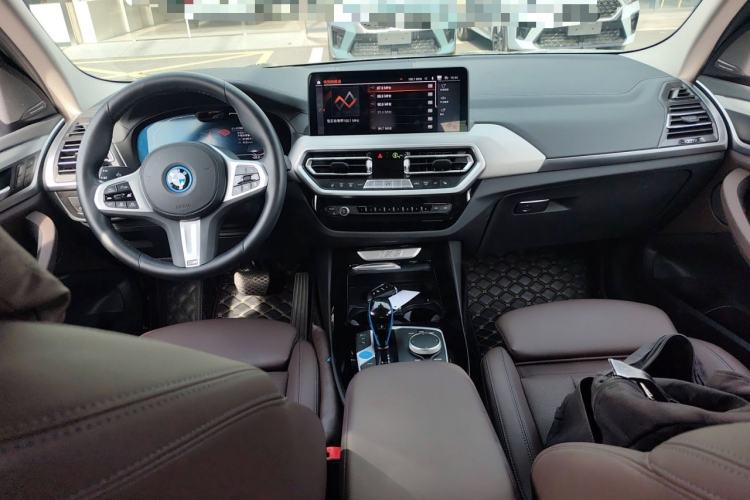 Used BMW iX3 2022 Leading Type Center Console