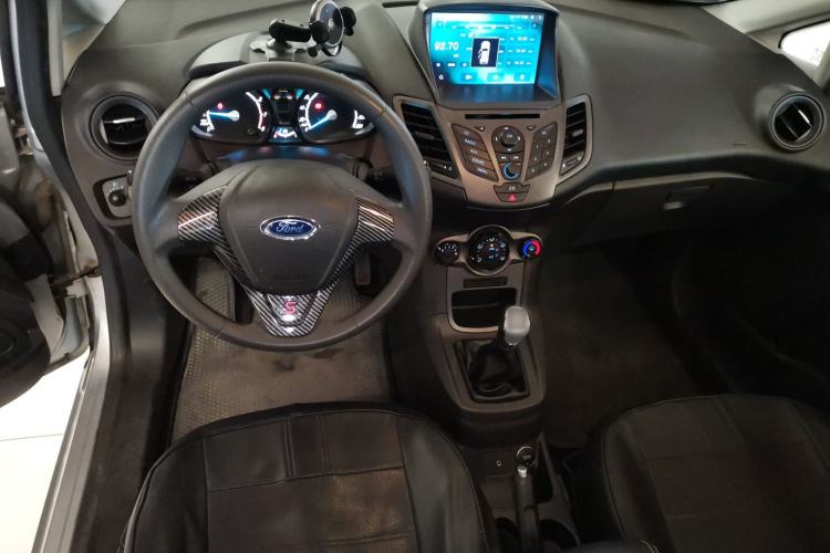 Used Ford Fiesta 2013 Sedan 1.5L Manual Fashion Edition Center Console