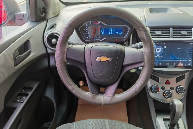 Used Chevrolet Aveo Sonic 2014 Hatchback 1.4SL AT Fashion Edition
