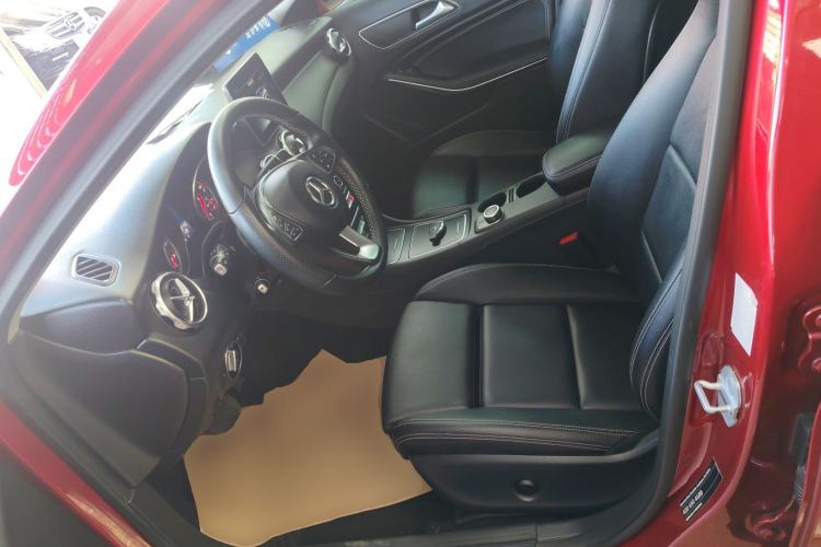 Used Mercedes-Benz GLA 2017 GLA 200 Sport Edition Left Front Seat