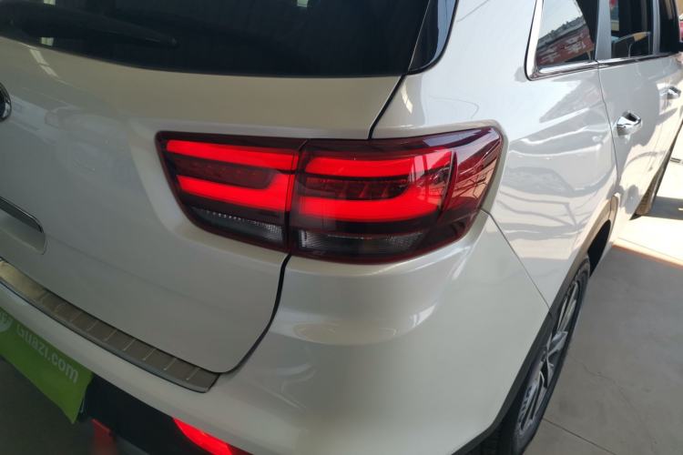 Used Kia KX7 2017 2.4L Automatic 2WD GLS 5-Seater