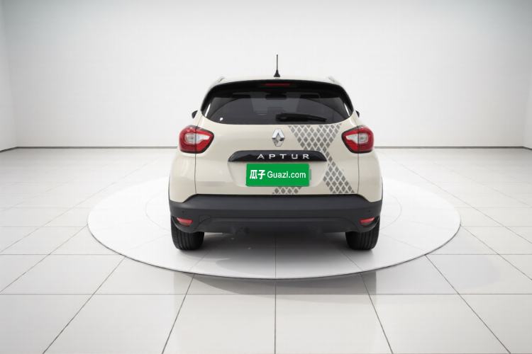 Used Renault Captur 2015 1.2T Automatic Luxury First Edition Exterior 4