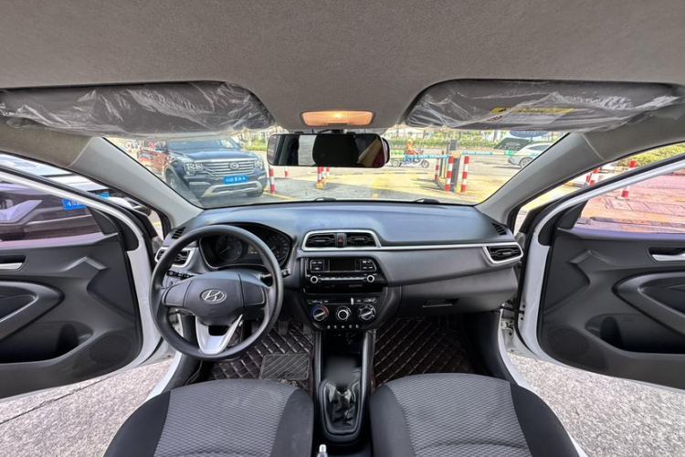 Used Hyundai Verna (older generation) 2017 1.4L Manual Huancai Edition China V Standard Interior 8