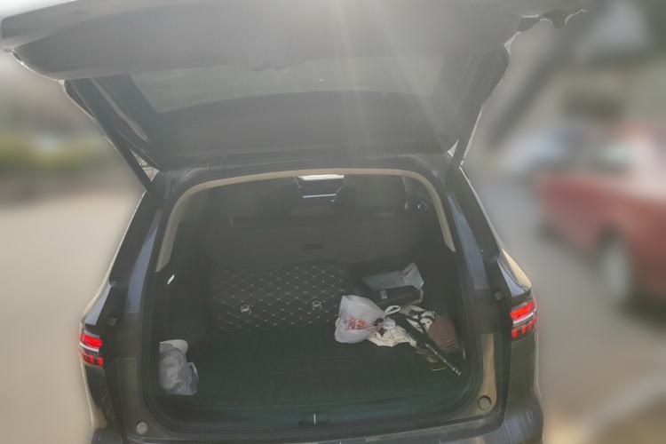 Used Geely Auto Monjaro L 2023 2.0TD High-Power Automatic Two-Wheel Drive Flagship Version Trunk