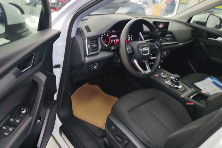 Used Audi Q5L 2018 40 TFSI Prestige Edition China VI Emission Standard Driver Seat