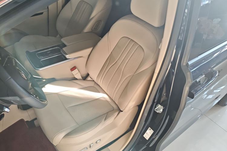 Used Buick GL8 New Energy 2025 Lu Shang Luxury Edition 7-Seater