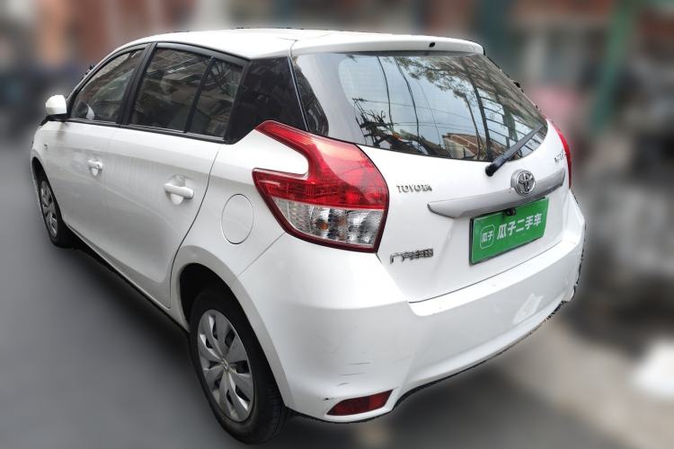 Used Toyota YARiS L Zhi Xuan 2015 1.5E Automatic Charm Edition
