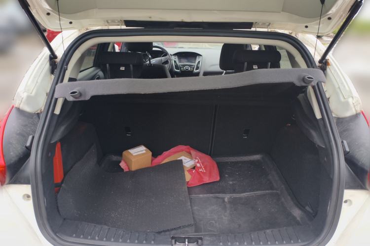 Used Ford Focus 2015 Hatchback 1.6L Automatic Comfort Model Trunk