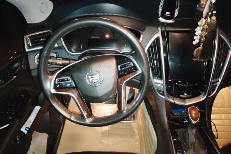Used Cadillac SRX 2013 3.0L Luxury Model Steering Wheel