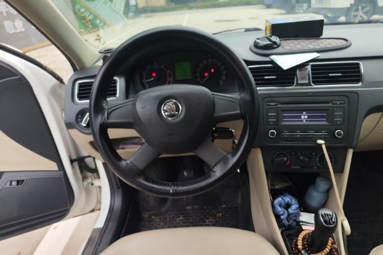 Used Skoda Rapid 2013 1.6L Manual Smart Selection Model Steering Wheel