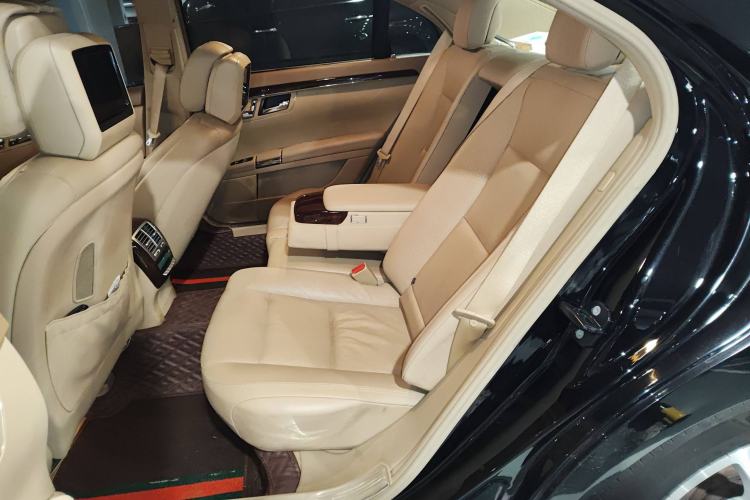 Used Mercedes-Benz S-Class 2012 S 400 L HYBRID Grand Edition Left Rear Seat