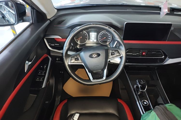 Used SOL X8 2021 300T DCT Leading Smart Connectivity Version 7 Seats Steering Wheel