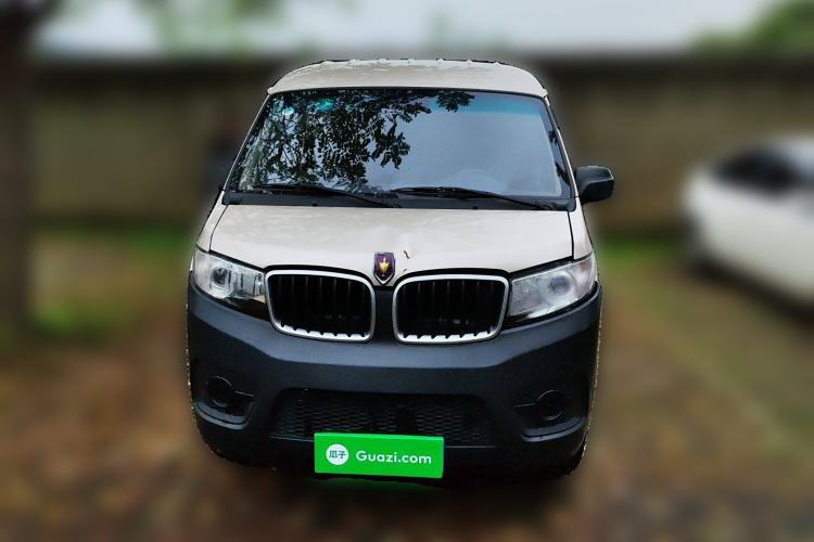 Used Jinbei Hiace X30 2023 1.5L Super-Enjoyment Van 2/5 Seats Non-Air-Conditioned Version SWC15M Front