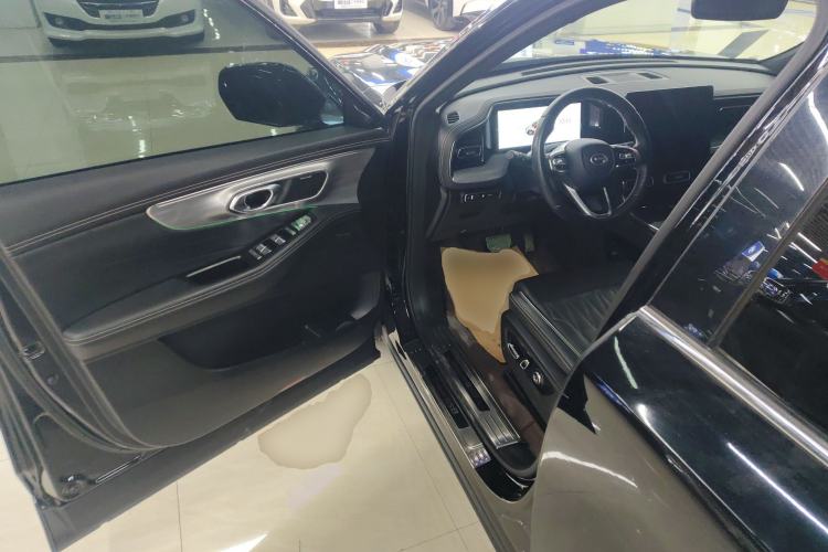Used GAC Trumpchi GS8 2024 Linghang Series 2.0 TGDI Two-Wheel Drive Luxury Smart Connectivity Version
