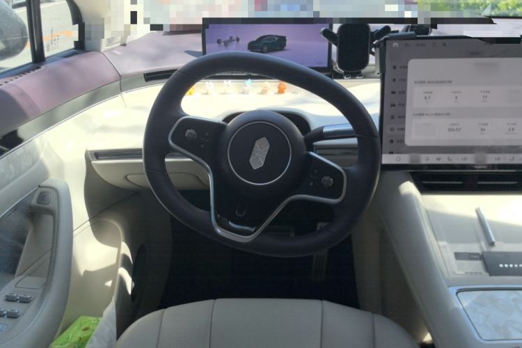 Used Hima Luxeed R7 2025 Range-Extended Version 251 km Max Steering Wheel